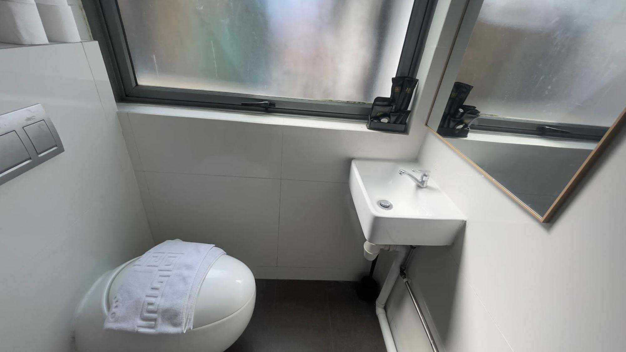 Jjh Serviced Near Serangoon Mrt Aparthotel Singapur